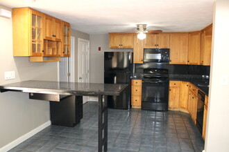 4 Clark St, Unit 4 in Woburn, MA - Building Photo - Building Photo