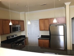 525 E Grace St-Unit -303 in Richmond, VA - Foto de edificio - Building Photo