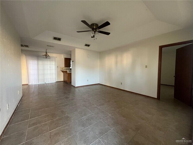 12 Avocet Ave in McAllen, TX - Building Photo - Building Photo