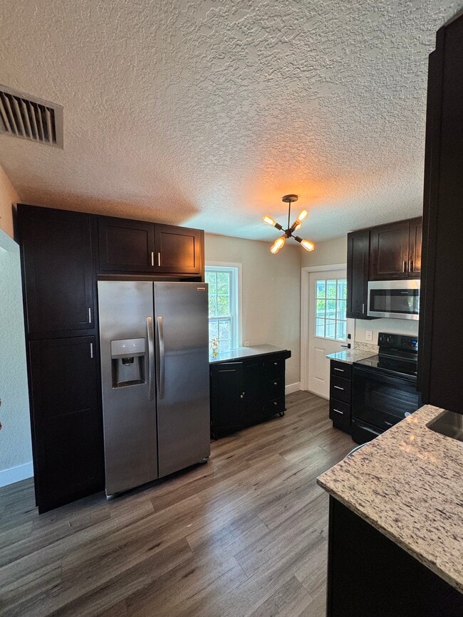 4809-4811 11th Ave S in St. Petersburg, FL - Foto de edificio - Building Photo