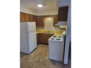 124 4th Ave in Miltona, MN - Foto de edificio - Building Photo