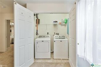 1540 Crest Park Ct in Bethlehem, PA - Building Photo - Building Photo