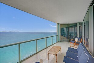 17121 Collins Ave, Unit 06 in Sunny Isles Beach, FL - Building Photo