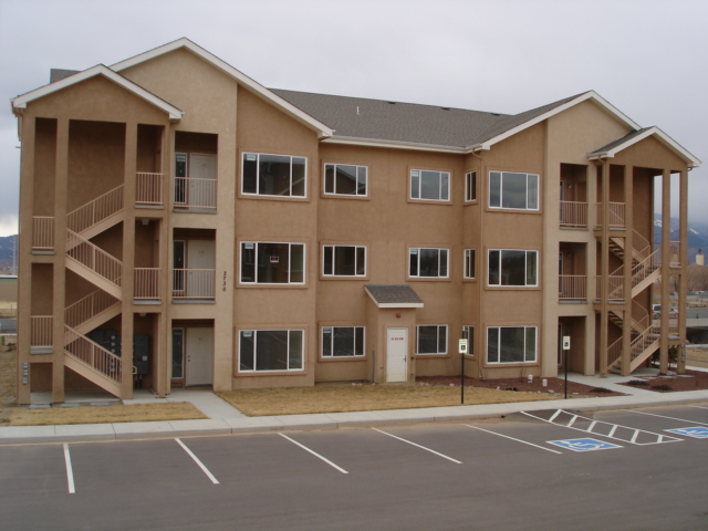 Bentley Commons Apartments in Colorado Springs, CO - Building Photo - Building Photo