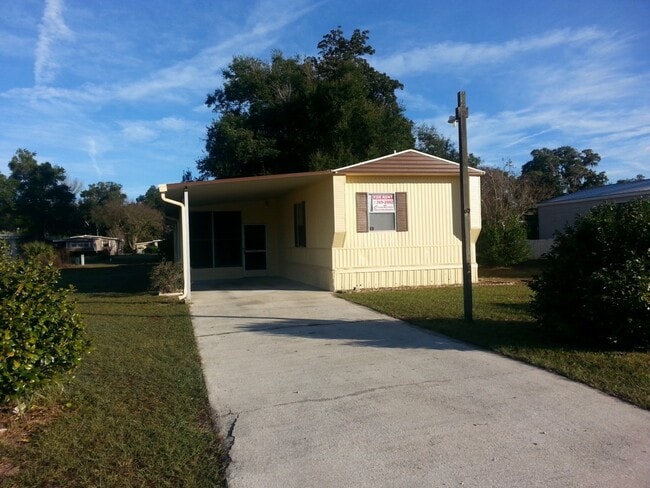 property at 3851 SW 30th St