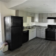 208 Mohawk Dr in Henderson, NV - Foto de edificio - Building Photo