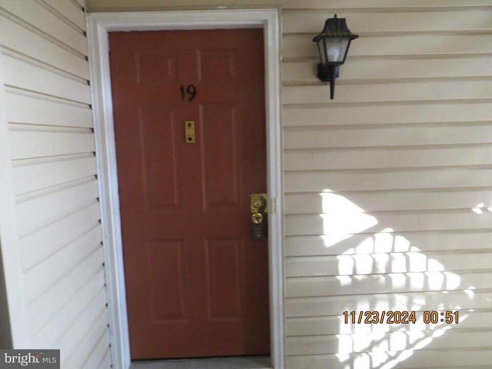 19 Joyner Ct in Trenton, NJ - Building Photo