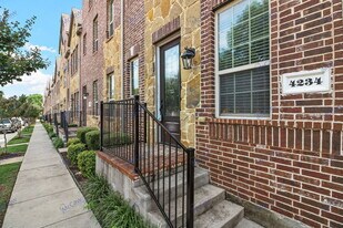 4234 Charles St in Carrollton, TX - Building Photo