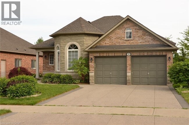 property at 18 Anderson Ct