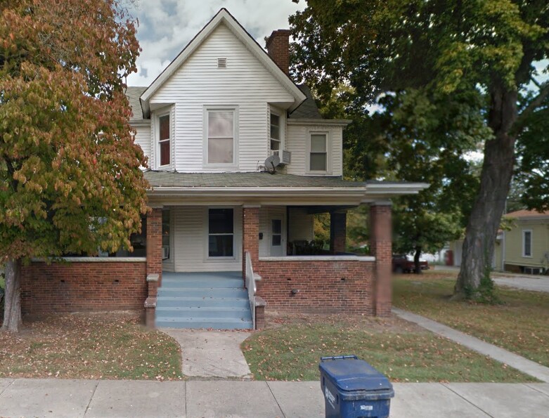 716 North St in Mount Vernon, IL - Foto de edificio