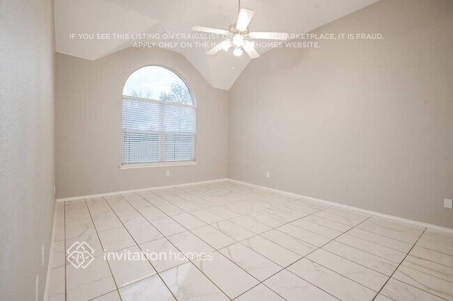 9501 Links Fairway Dr in Rowlett, TX - Foto de edificio - Building Photo