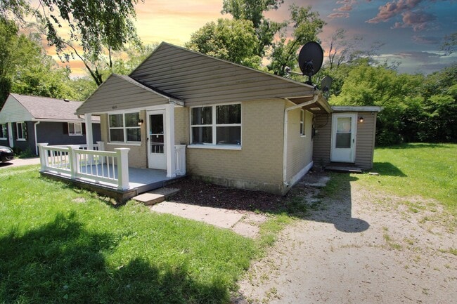 property at 1625 Linnbrook Dr