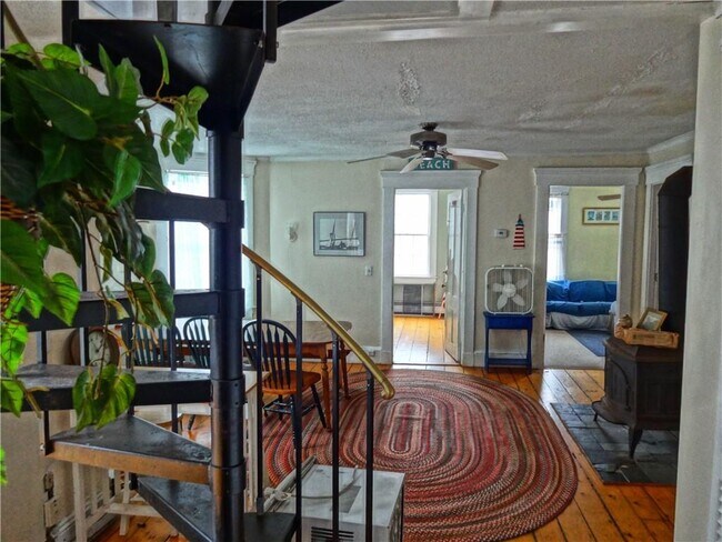 112 Spring St