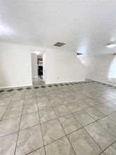 8106 Sanders Forest Ct in Humble, TX - Building Photo - Building Photo