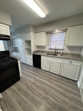 11927 Troulon Dr in Houston, TX - Foto de edificio - Building Photo