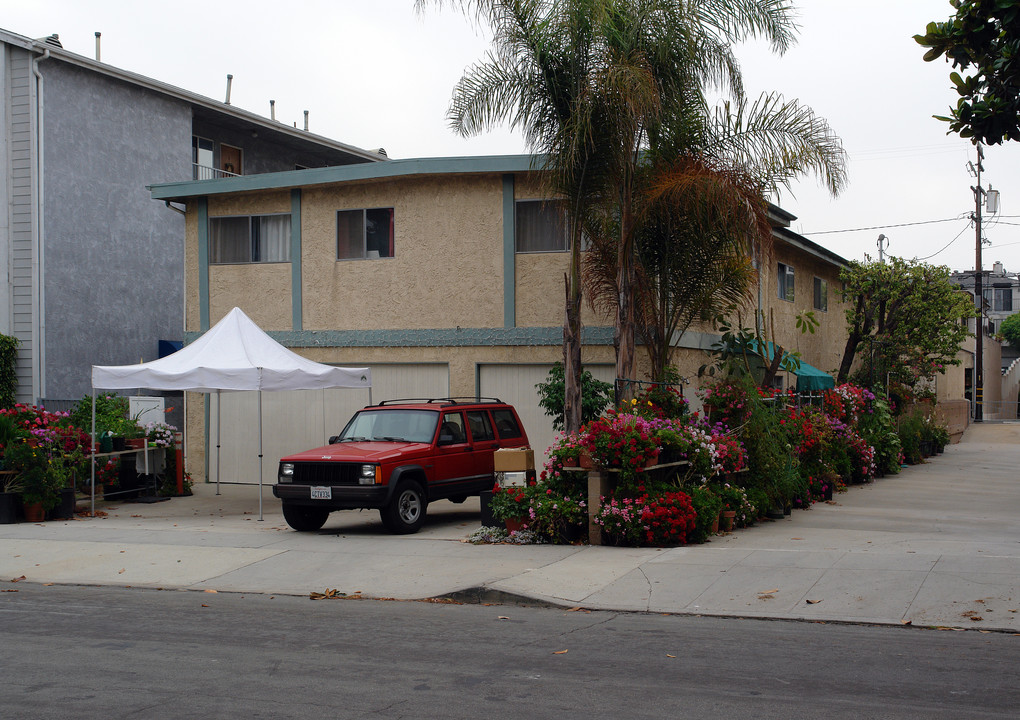 214 Virginia St in El Segundo, CA - Building Photo