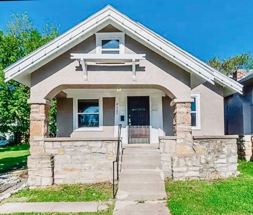 4122 Bellefontaine Ave in Kansas City, MO - Foto de edificio