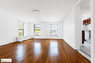63 1st Pl, Unit 4 in Brooklyn, NY - Building Photo