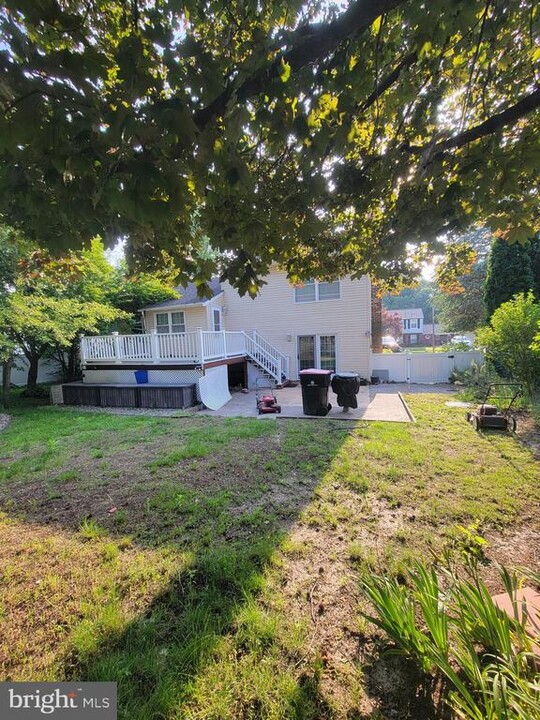 34 Edinburgh Rd in Gloucester Township, NJ - Building Photo