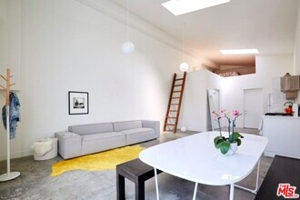 2226 1/4 Echo Park Ave in Los Angeles, CA - Building Photo - Building Photo