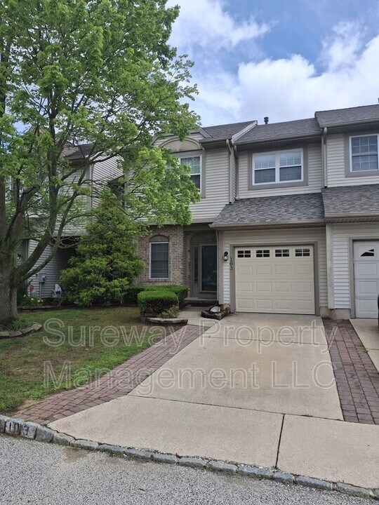 103 Kennedy Ln in Berlin, NJ - Foto de edificio