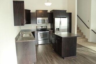 2241 35th St S Cir in Moorhead, MN - Building Photo - Building Photo