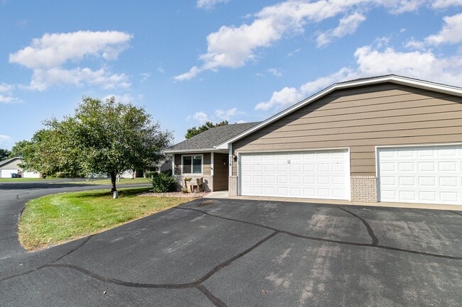 714 Auburn Pl NW in Elk River, MN - Building Photo - Building Photo