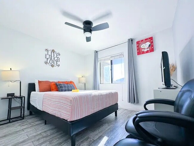 property at 1215 E Lemon St