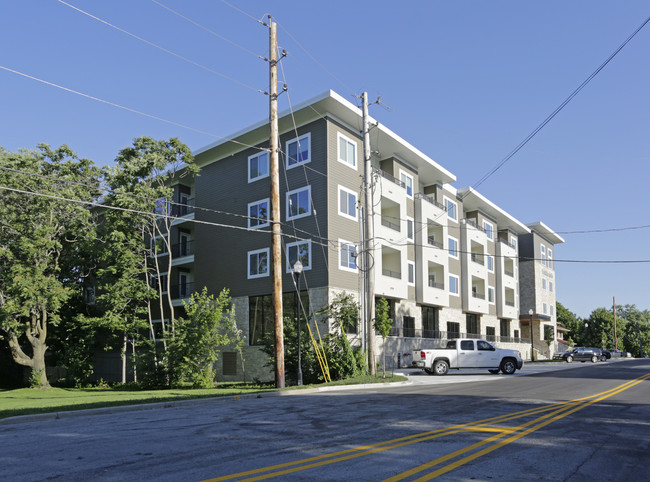 The InterUrban Lofts in Overland Park, KS - Foto de edificio - Building Photo