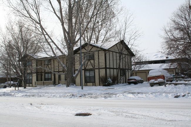 401 E Swallow Rd in Fort Collins, CO - Building Photo - Building Photo