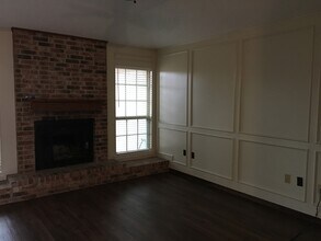 1201 Ashbourne Ln in Longview, TX - Foto de edificio - Building Photo