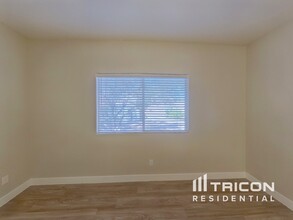 5929 Abyss Ct in North Las Vegas, NV - Foto de edificio - Building Photo
