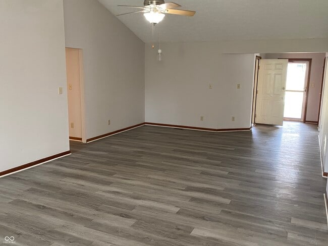 5048 Shadow Pointe Dr in Indianapolis, IN - Building Photo - Building Photo