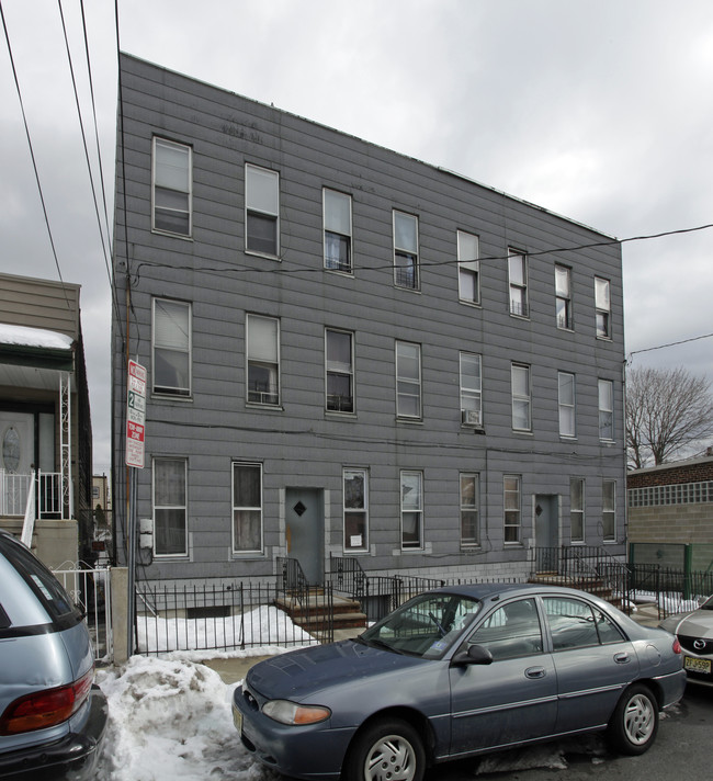 60-62 Cambridge Ave in Jersey City, NJ - Building Photo - Building Photo