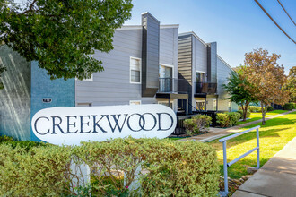 Creekwood Apartments in Killeen, TX - Foto de edificio - Building Photo