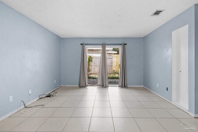 1555 Green Briar Pkwy in Gulf Breeze, FL - Building Photo - Building Photo