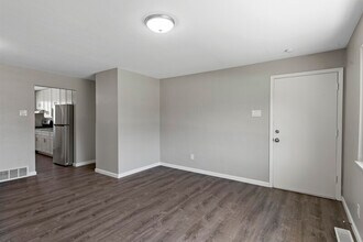3892 Brittany Cir in Bridgeton, MO - Building Photo - Building Photo