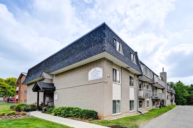 Snyder Avenue Apartments in Woolwich, ON - Building Photo - Building Photo