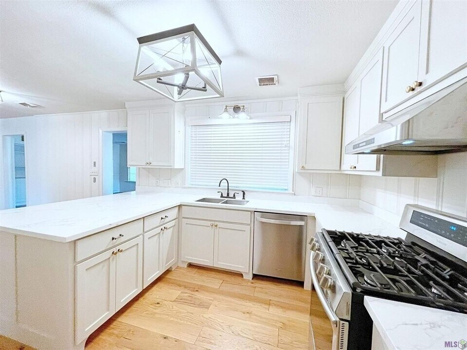 1436 Hearthstone Dr in Baton Rouge, LA - Building Photo