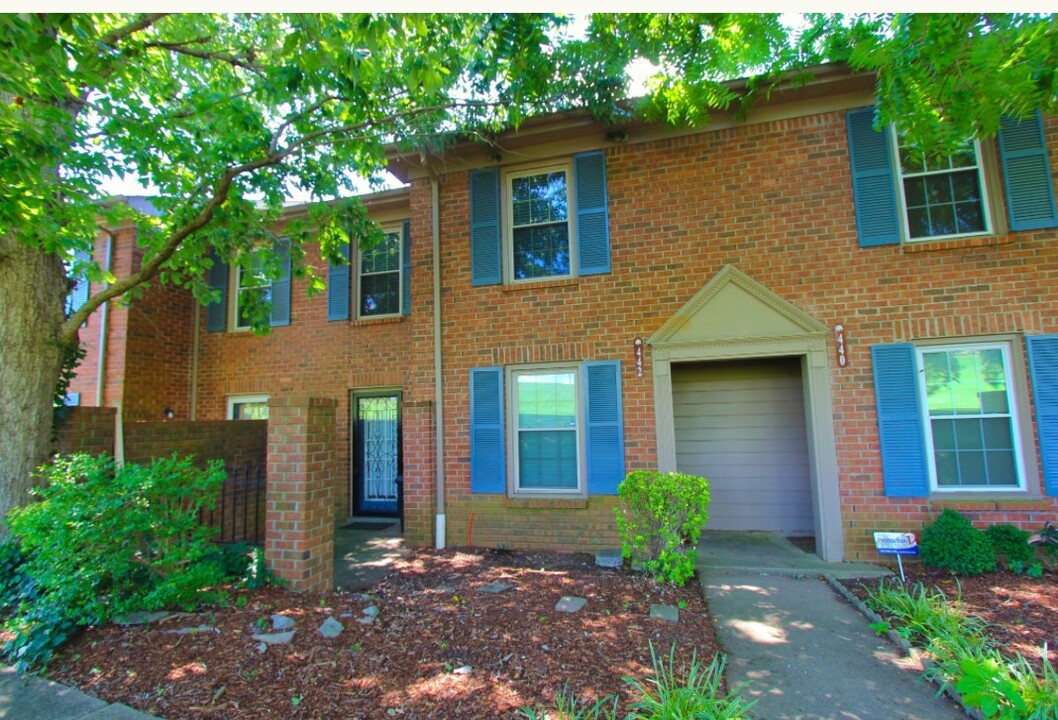 442 Stewarts Ferry Pike in Nashville, TN - Building Photo