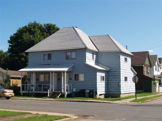 502 N Second St in Ishpeming, MI - Foto de edificio