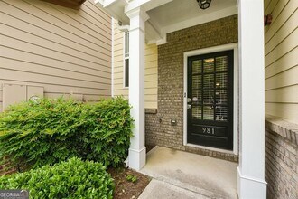 981 Brownstone Ln SW in Marietta, GA - Foto de edificio - Building Photo