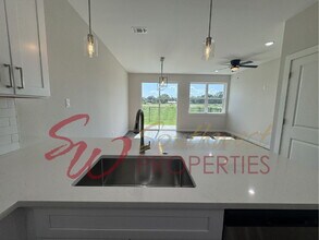 549 Galt Dr in Stephenville, TX - Foto de edificio - Building Photo