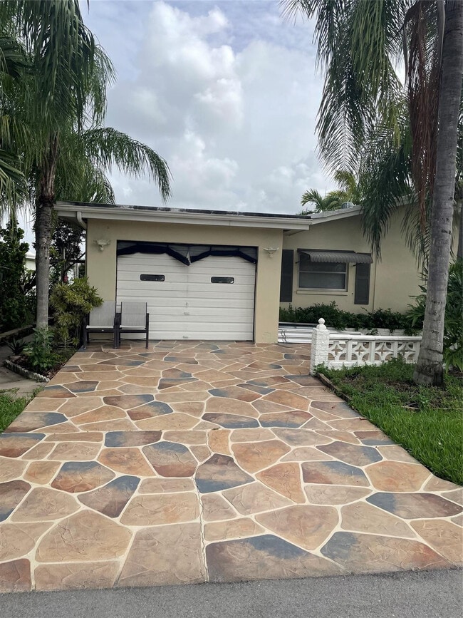 4401 NW 43rd Ave in Tamarac, FL - Building Photo - Building Photo