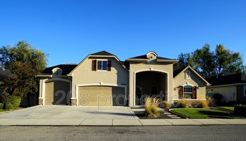 8848 W Ben St in Boise, ID - Building Photo