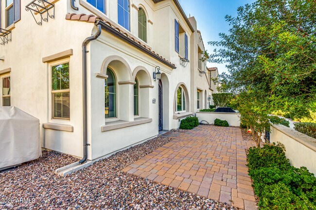 2477 W Market Pl in Chandler, AZ - Building Photo - Building Photo