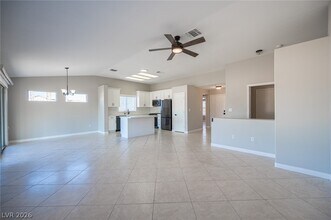 2052 Poppywood Ave in Henderson, NV - Building Photo - Building Photo