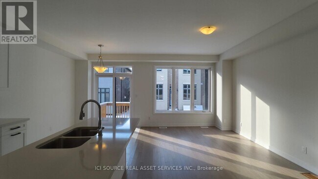 30 Freeman Williams St in Markham, ON - Building Photo - Building Photo