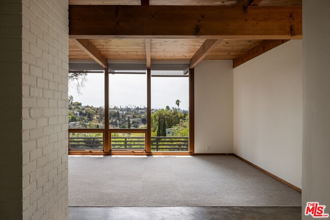 2020 Mayview Dr in Los Angeles, CA - Building Photo - Building Photo