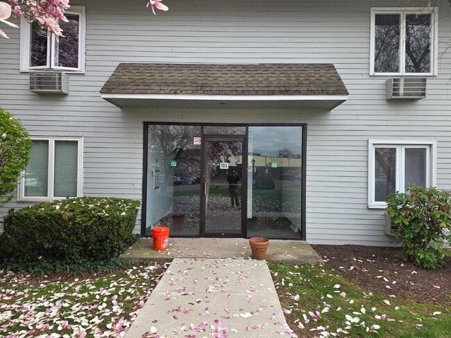 103 Florence Rd in Branford, CT - Building Photo - Building Photo